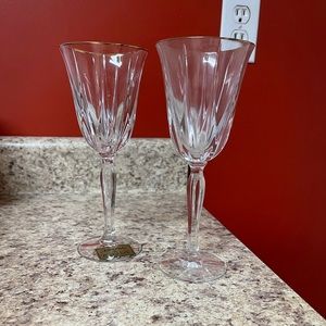 Noritake Vendome gold rim crystal wine glasses. Like new. Pair.